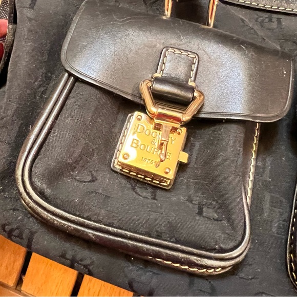 Dooney & Bourke Vintage black handbag - Picture 2 of 5